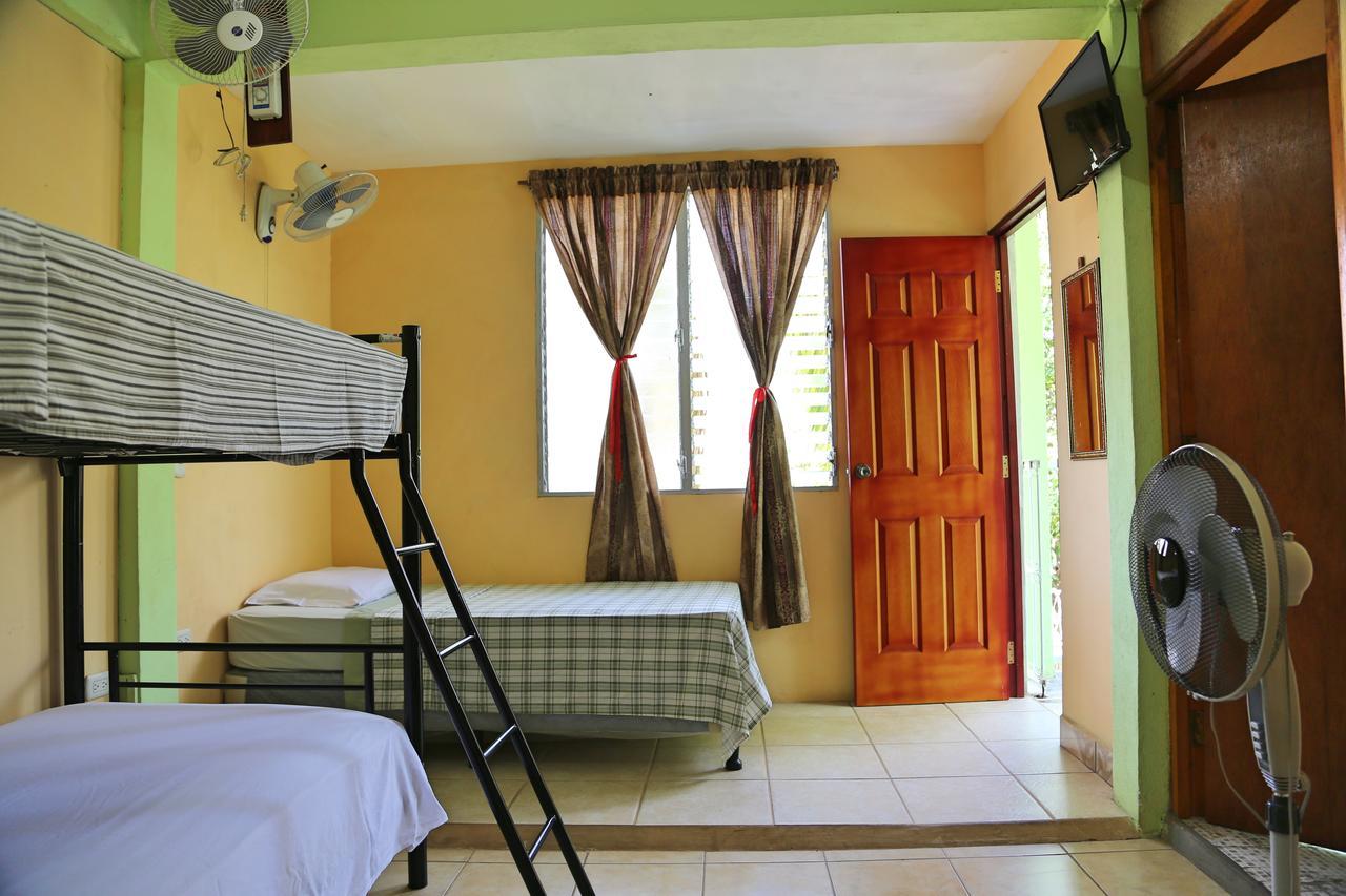 Hostal San Antonio León Exterior foto