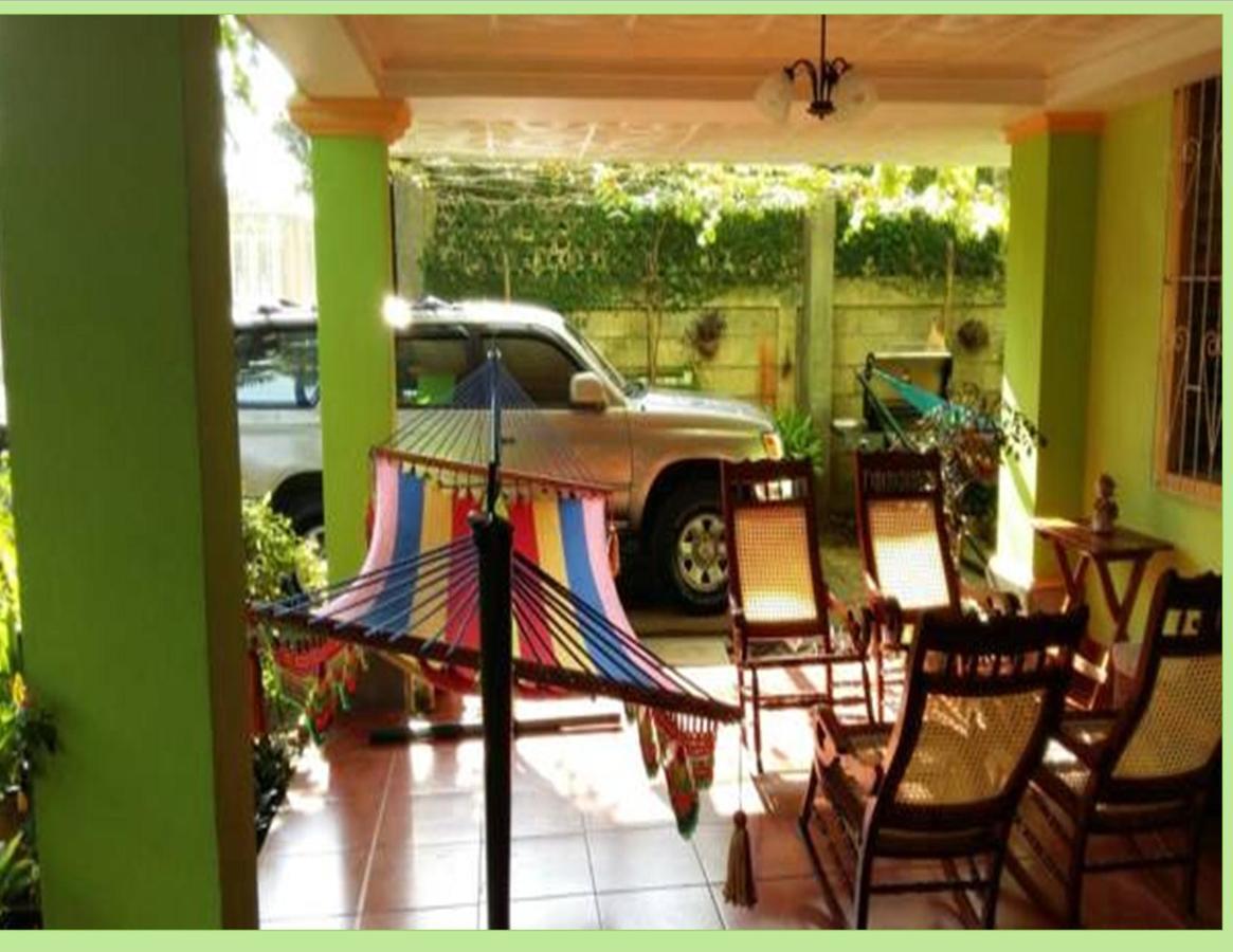 Hostal San Antonio León Exterior foto
