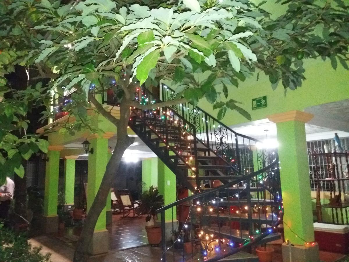 Hostal San Antonio León Exterior foto