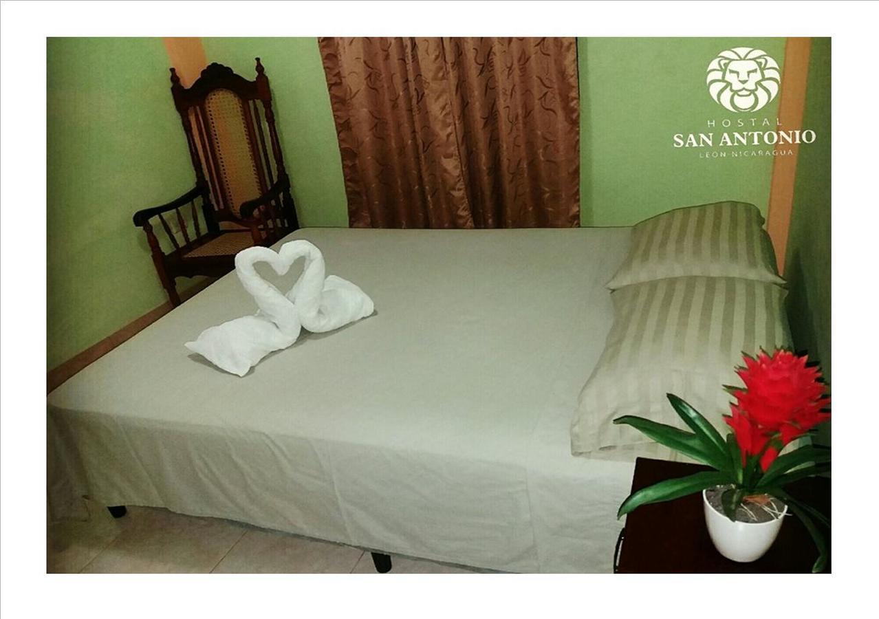 Hostal San Antonio León Exterior foto